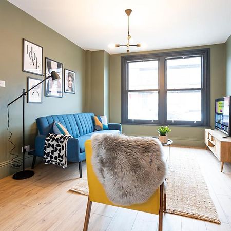 Stunning Scandi 3 Bed House In Manchester-Parking Villa ภายนอก รูปภาพ