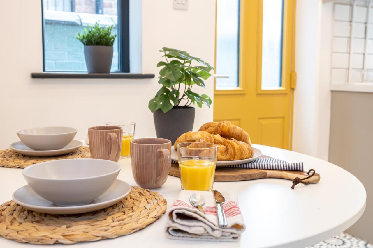 Stunning Scandi 3 Bed House In Manchester-Parking Villa ภายนอก รูปภาพ