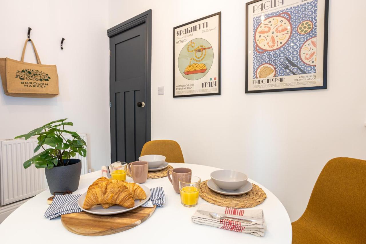 Stunning Scandi 3 Bed House In Manchester-Parking Villa ภายนอก รูปภาพ