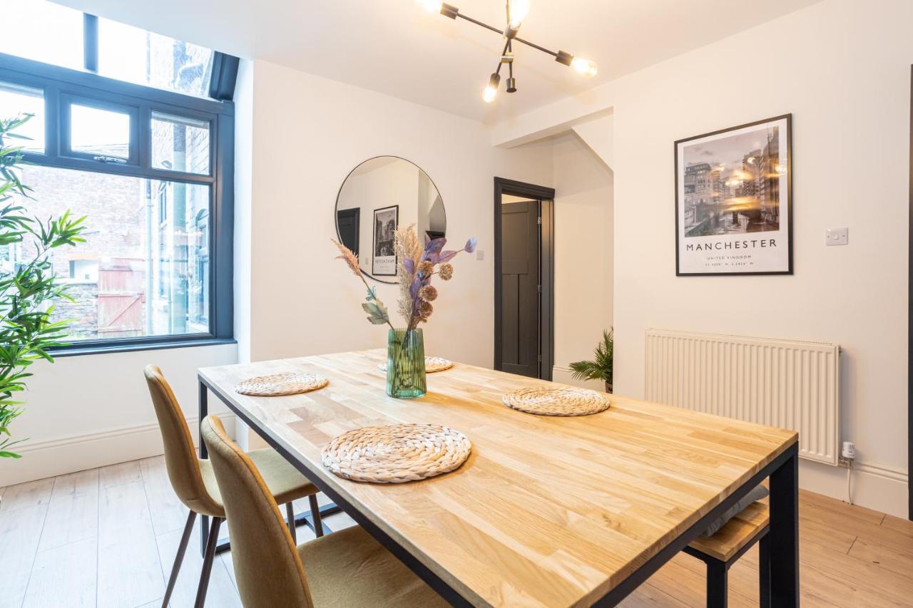 Stunning Scandi 3 Bed House In Manchester-Parking Villa ภายนอก รูปภาพ
