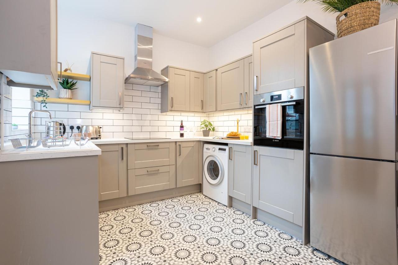 Stunning Scandi 3 Bed House In Manchester-Parking Villa ภายนอก รูปภาพ