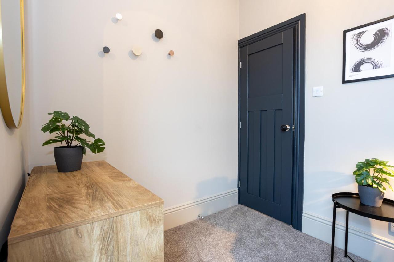 Stunning Scandi 3 Bed House In Manchester-Parking Villa ภายนอก รูปภาพ