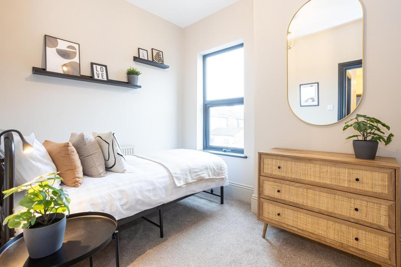 Stunning Scandi 3 Bed House In Manchester-Parking Villa ภายนอก รูปภาพ